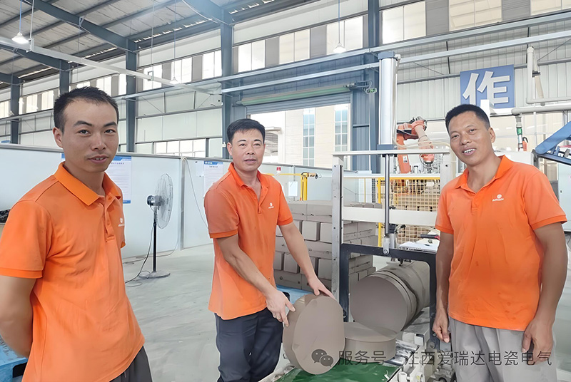 国庆，最美的风景线！致敬坚守岗位的生产一线奋斗者